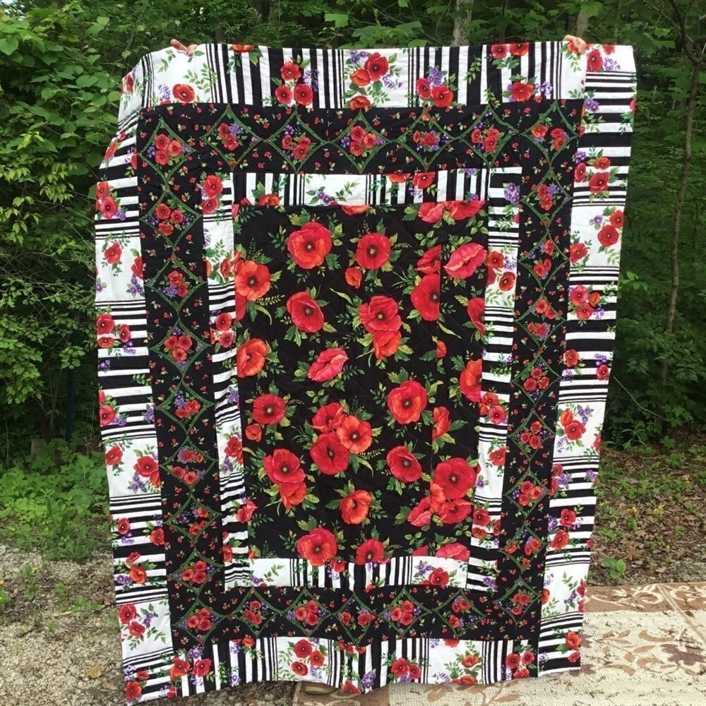 NWT. Hand Crafted Gorgeous Poppies Large Quilt